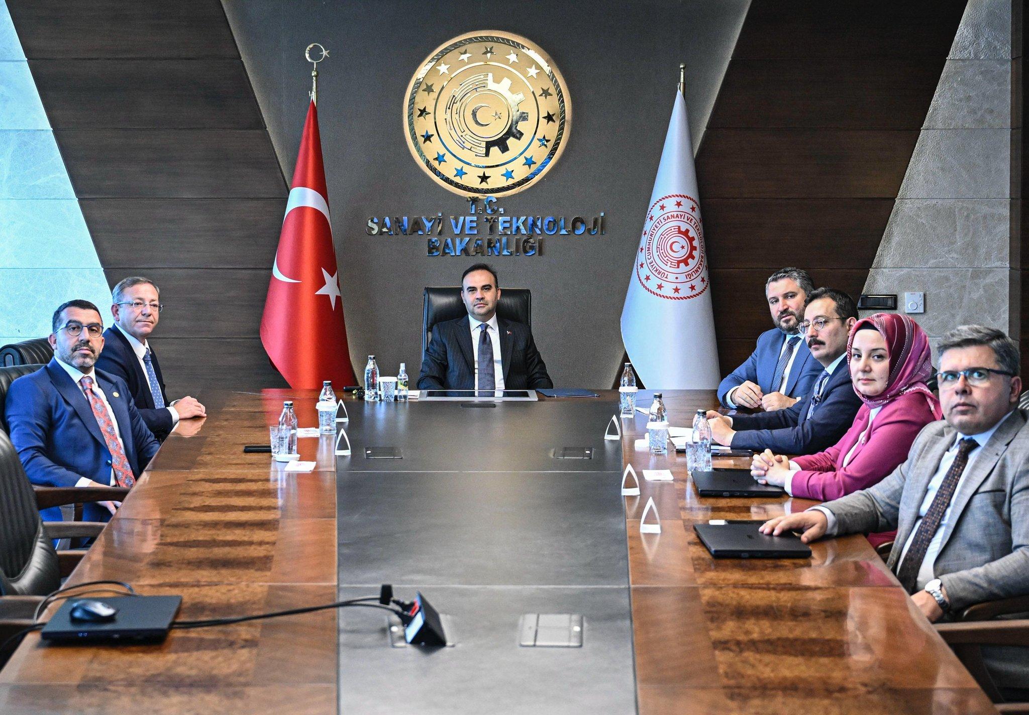 Kars Heyetinden Sanayi ve Teknoloji Bakanı Kacır’a Ziyaret