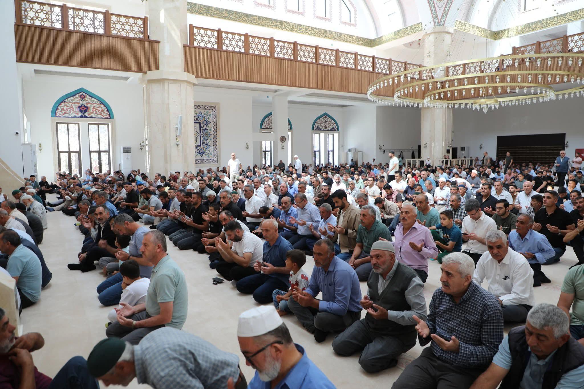 Kars Sultan Alparslan Camii ve Külliyesi’nde Aziz Şehitler İçin Mevlid Programı Düzenlendi