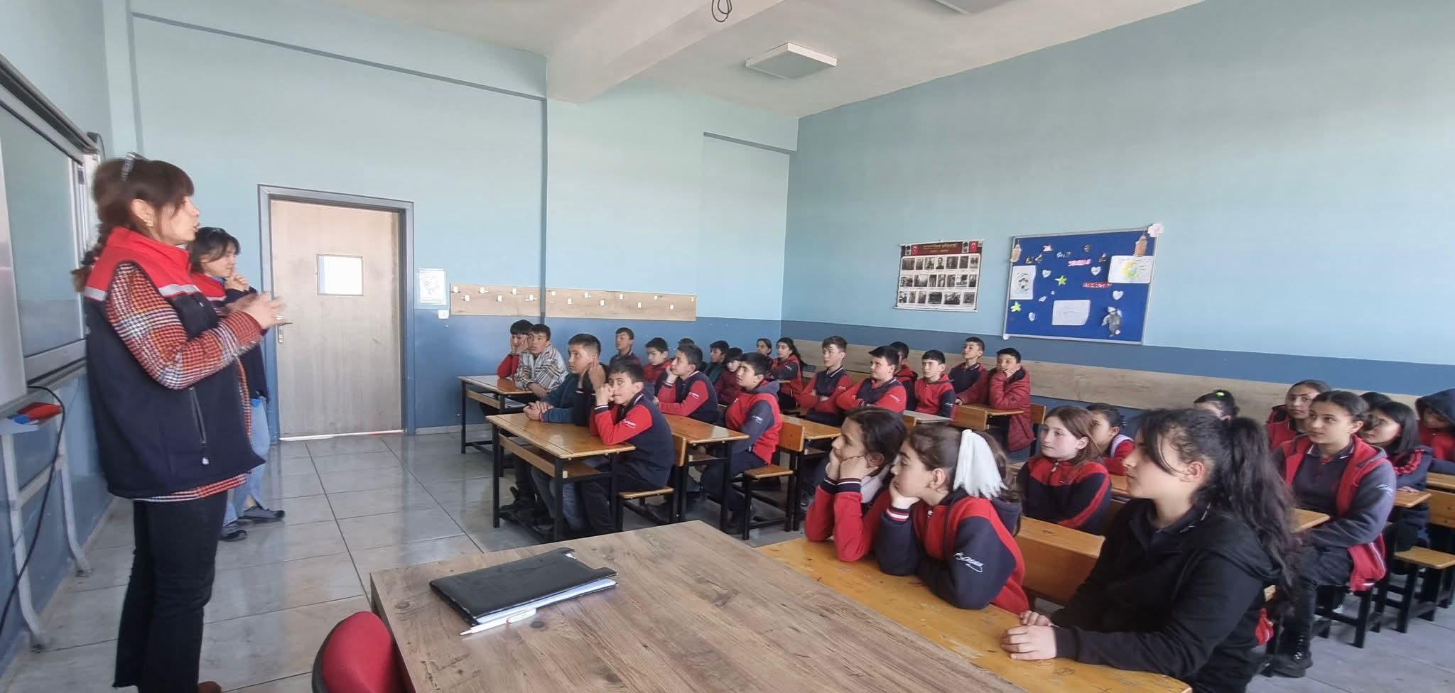 Kars Tarım İl Müdürlüğü’nden Öğrencilere Organik Tarım Eğitimi