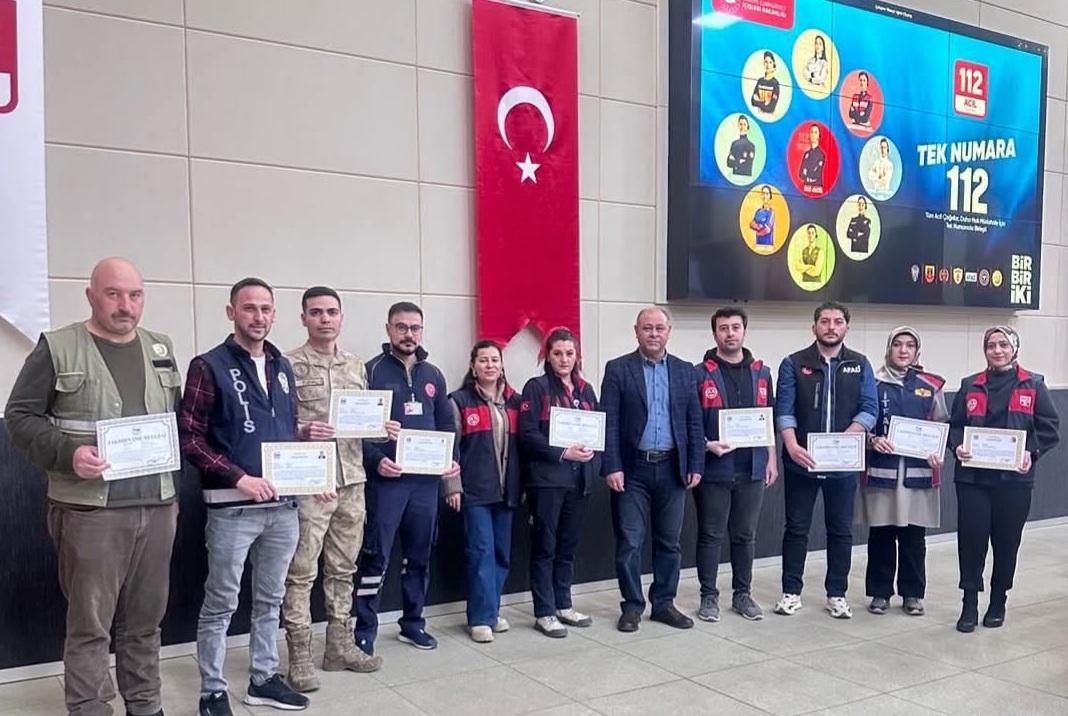 Kars Valisi Ziya Polat’tan 112 Personellerine Başarı Belgesi