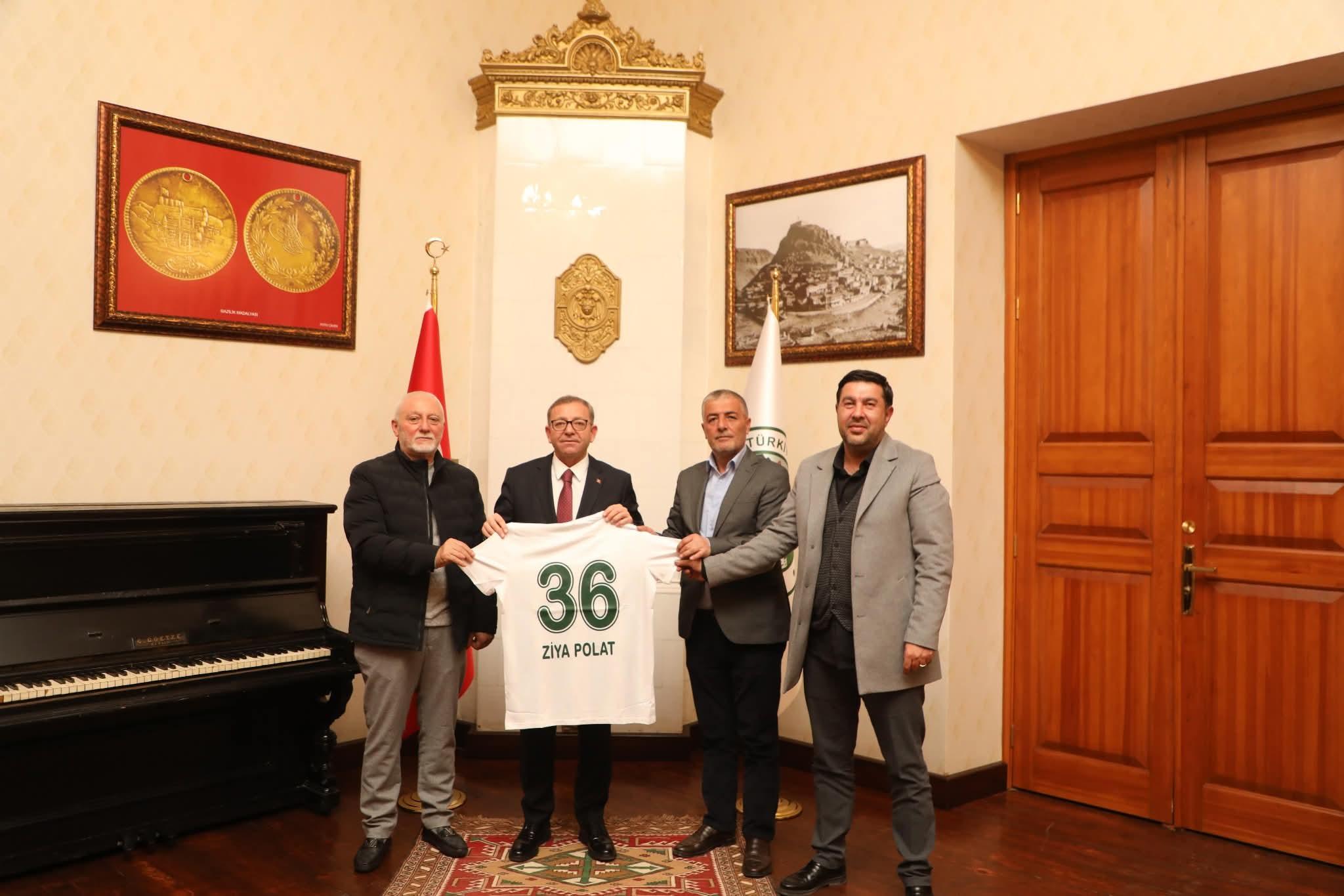 Kars36 Spor Kulübü yönetiminden Vali Polat’a ziyaret
