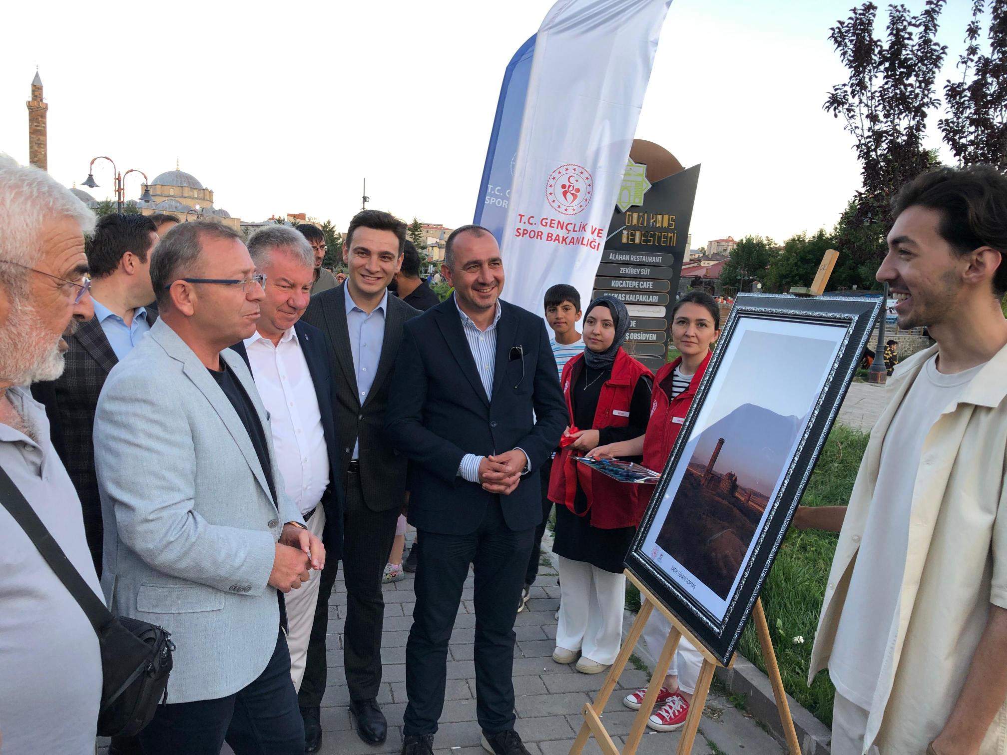 Kars’ta Ani’nin Fethinin 961. Yılı Kapsamında Fotoğraf Sergisi düzenlendi