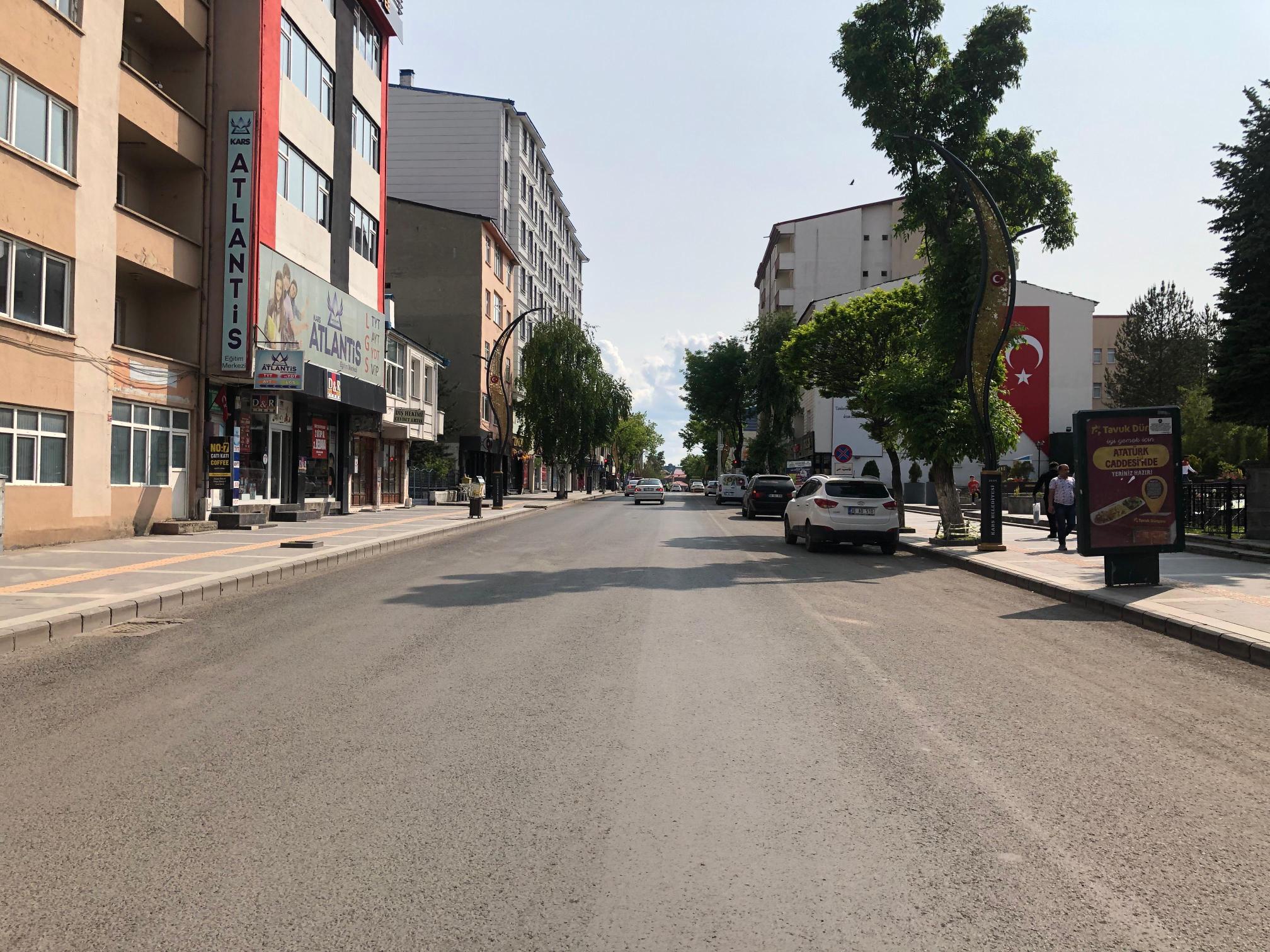 Kars’ta Bayramın İlk Günü Sokaklar Sessizliğe Büründü