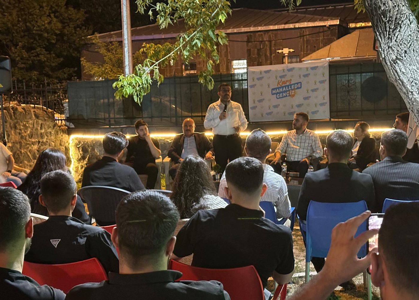 Kars’ta Gençlik Buluşmasında Milletvekili Adem Çalkın Gençlerle Bir Araya Geldi