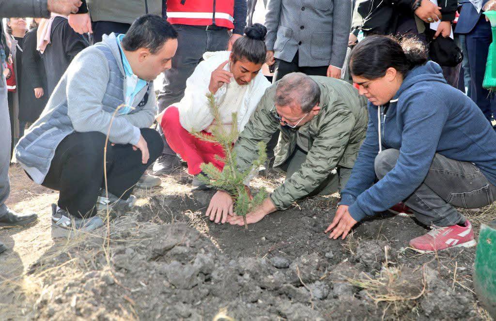 Kars’ta Milli Ağaçlandırma Günü’nde 5.500 fidan dikildi