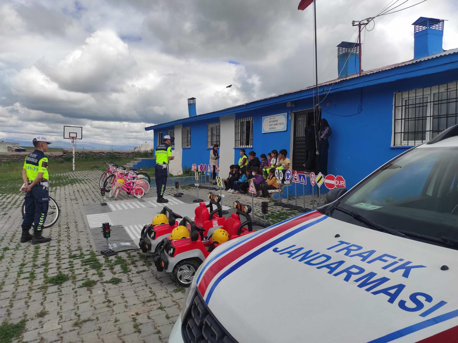 Kars’ta Öğrencilere Yönelik Trafik Eğitimi Verildi