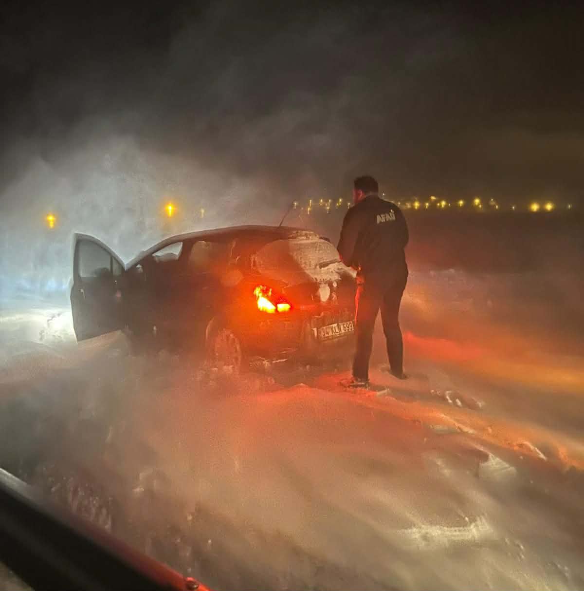 Kars’ta Olumsuz Hava Koşullarında Mahsur Kalan Araçlar Kurtarıldı