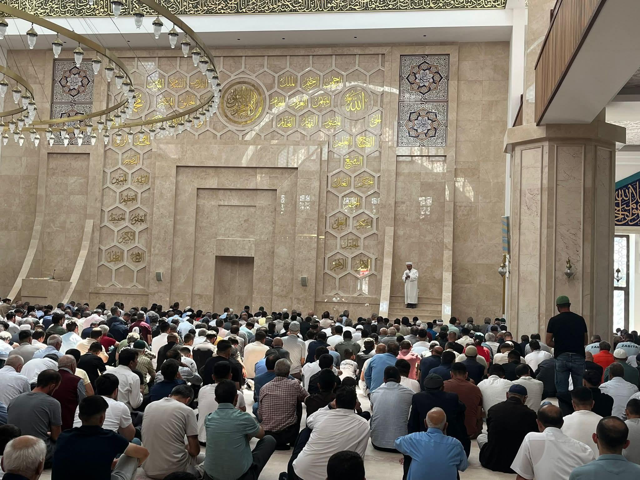 Kars’ta Regaip Kandili Coşkusu: Camiler Dolup Taştı