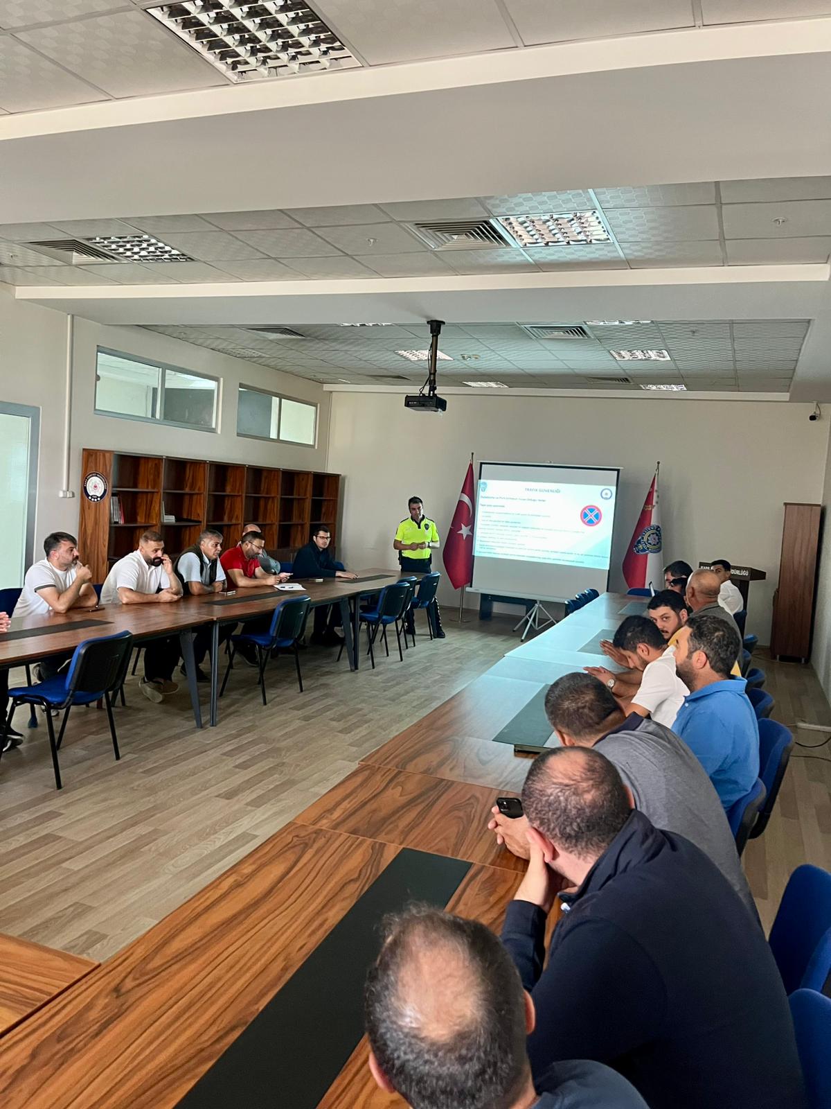 Kars’ta Servis Şoförlerine Ve Okul İdarecilerine Eğitim Verildi