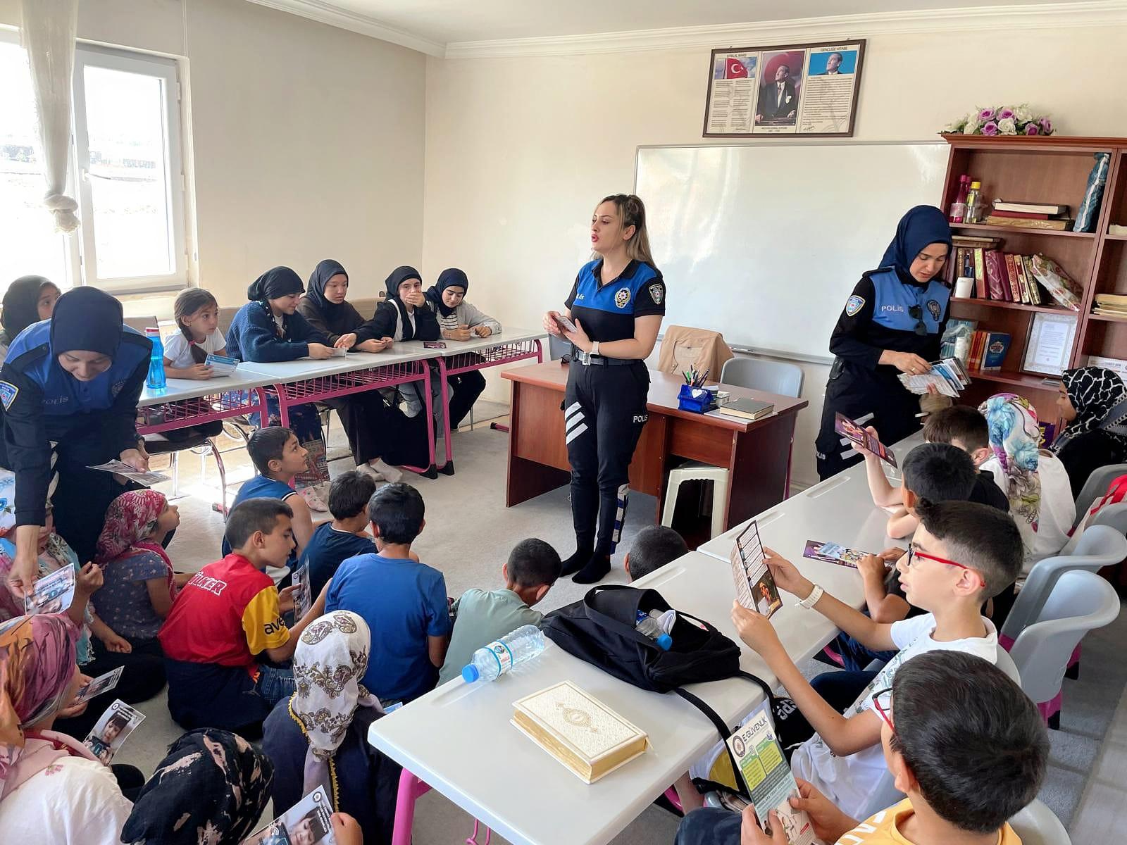 Kars’ta Yaz Kur’an Kursu Öğrencilerine Güvenlik Eğitimi Verildi