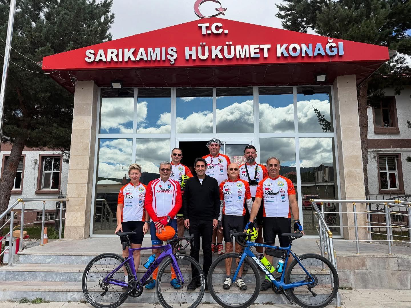 Kaymakam Enis Aslantatar, Bisikletler Derneği Genel Başkanı Murat Suyabatmaz’ı Makamında Ağırladı