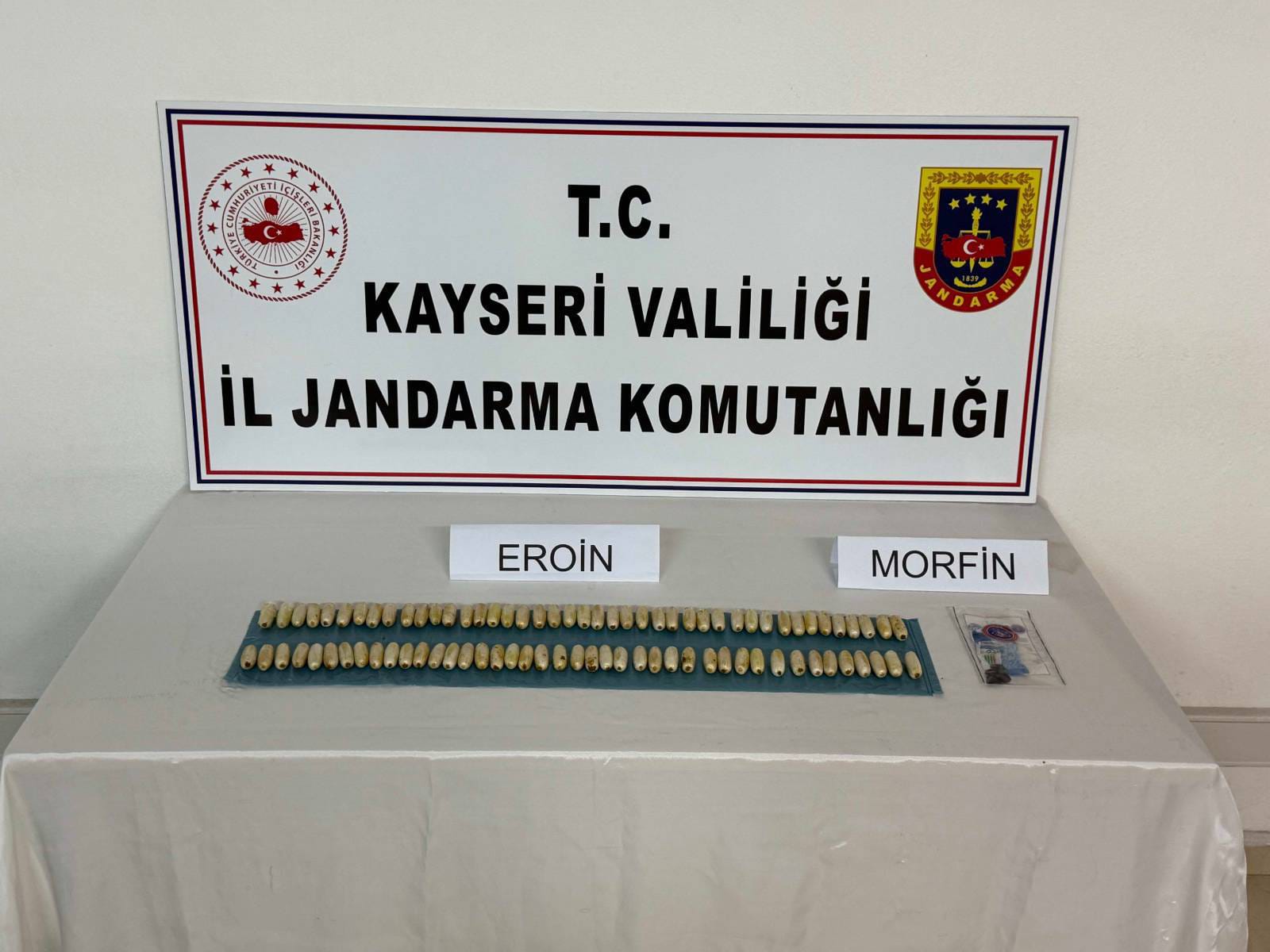 Kayseri’de Yol Kontrolünde 884 Gram Eroin Ele Geçirildi
