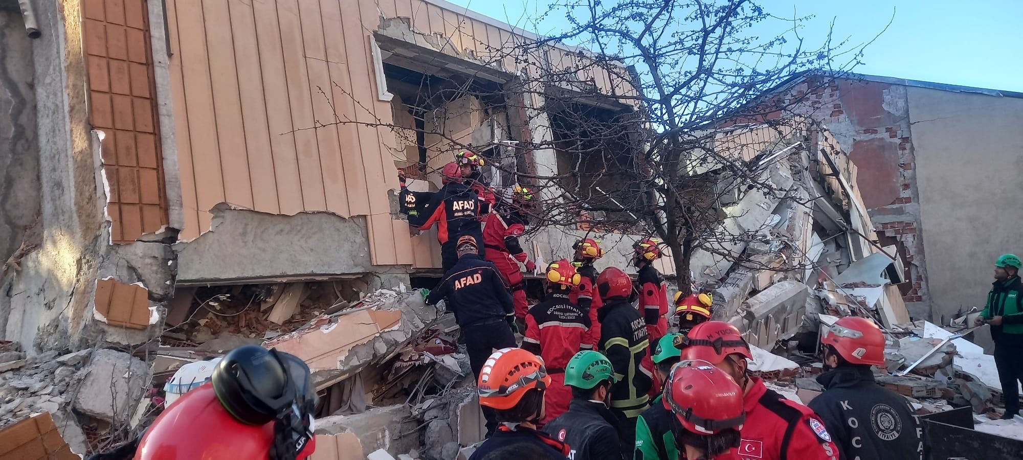 Kocaeli Gebze’de Çöken Binadan Acı Haber