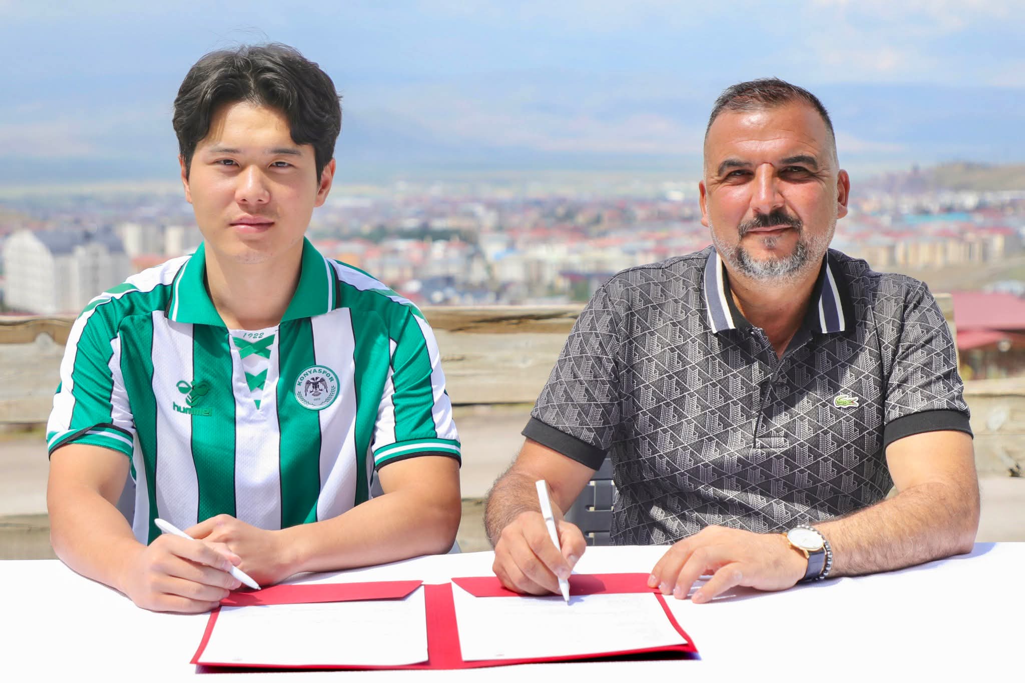 Konyaspor, Güney Koreli Jin-Ho Jo ile 2 Yıllık Sözleşme İmzaladı
