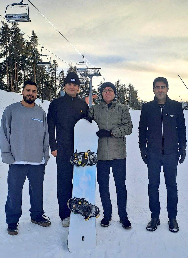 ​Kristal Kar Diyarında Sürpriz Buluşma: Vali Polat ve “Surfer Boy” Sarıkamış’ta