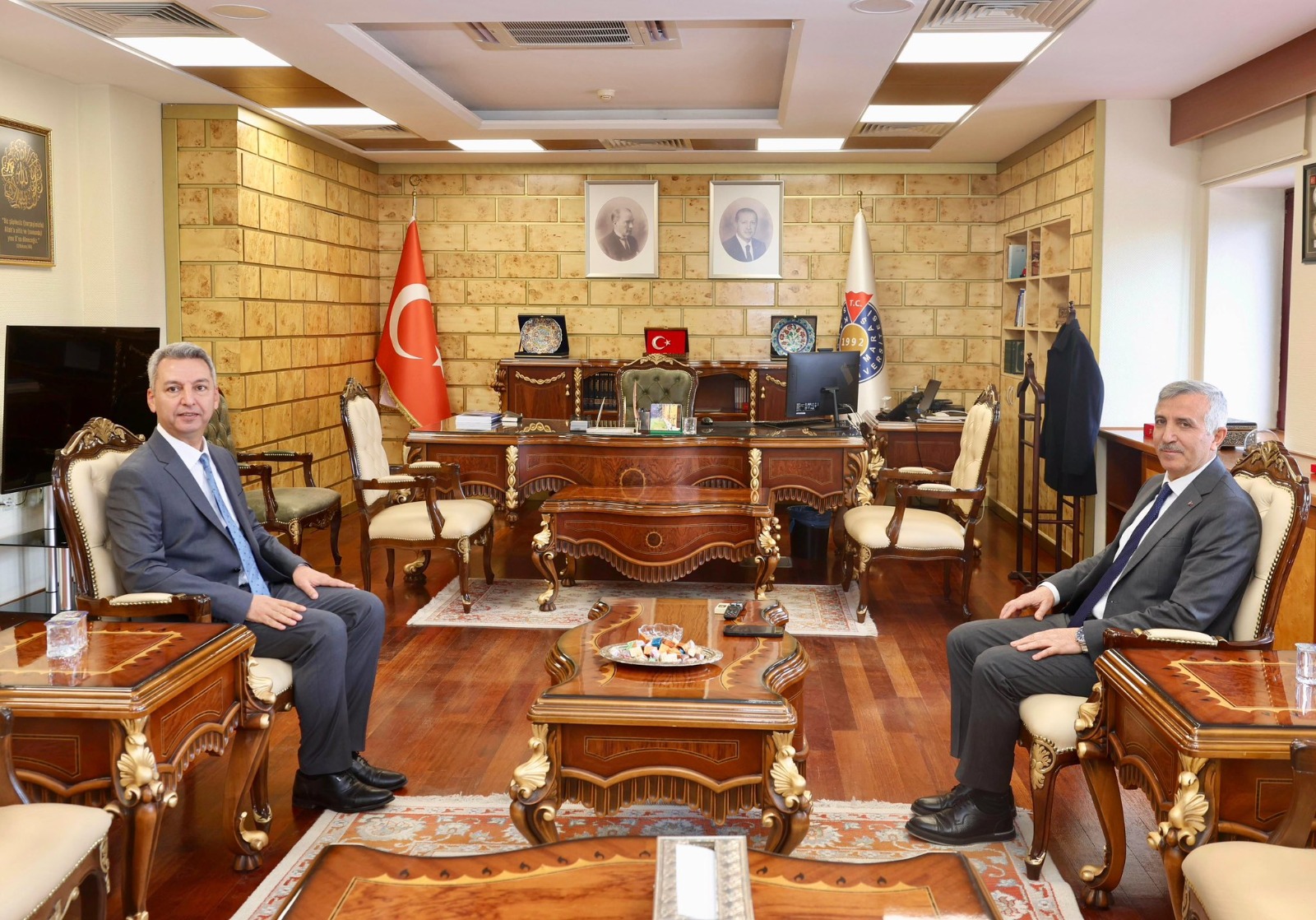 KSÜ Rektörlüğüne Atanan Prof. Dr. İbrahim Taner Okumuş’a Vali Ünlüer’den Ziyaret