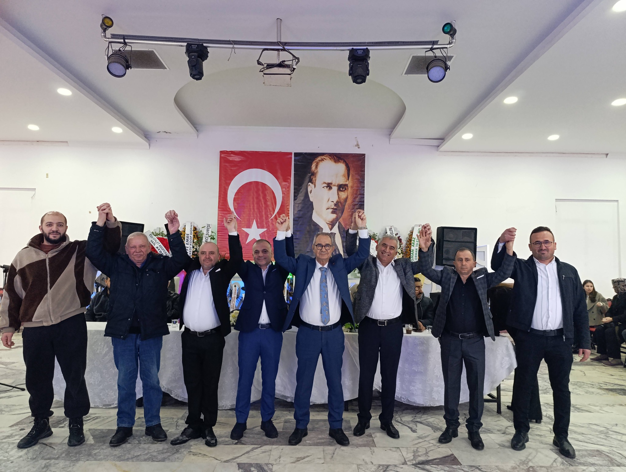 Manisa Gördes Esnaf ve Sanatkârlar Odası’nda Taner Batur Güven Tazeledi