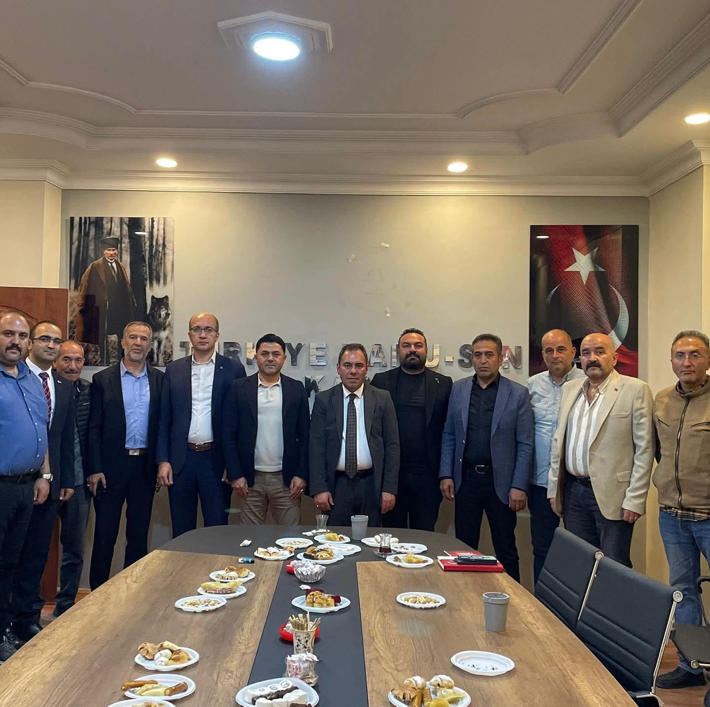 MHP Heyetinden Türkiye Kamu-Sen Kars İl Temsilciliğine Ziyaret