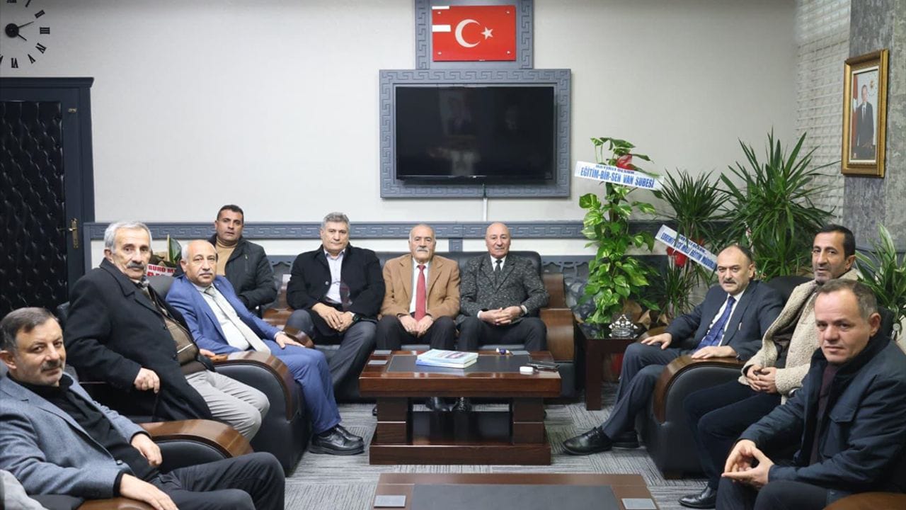 MHP Van İl Teşkilatından İl Milli Eğitim Müdürü Çandıroğlu’na Ziyaret