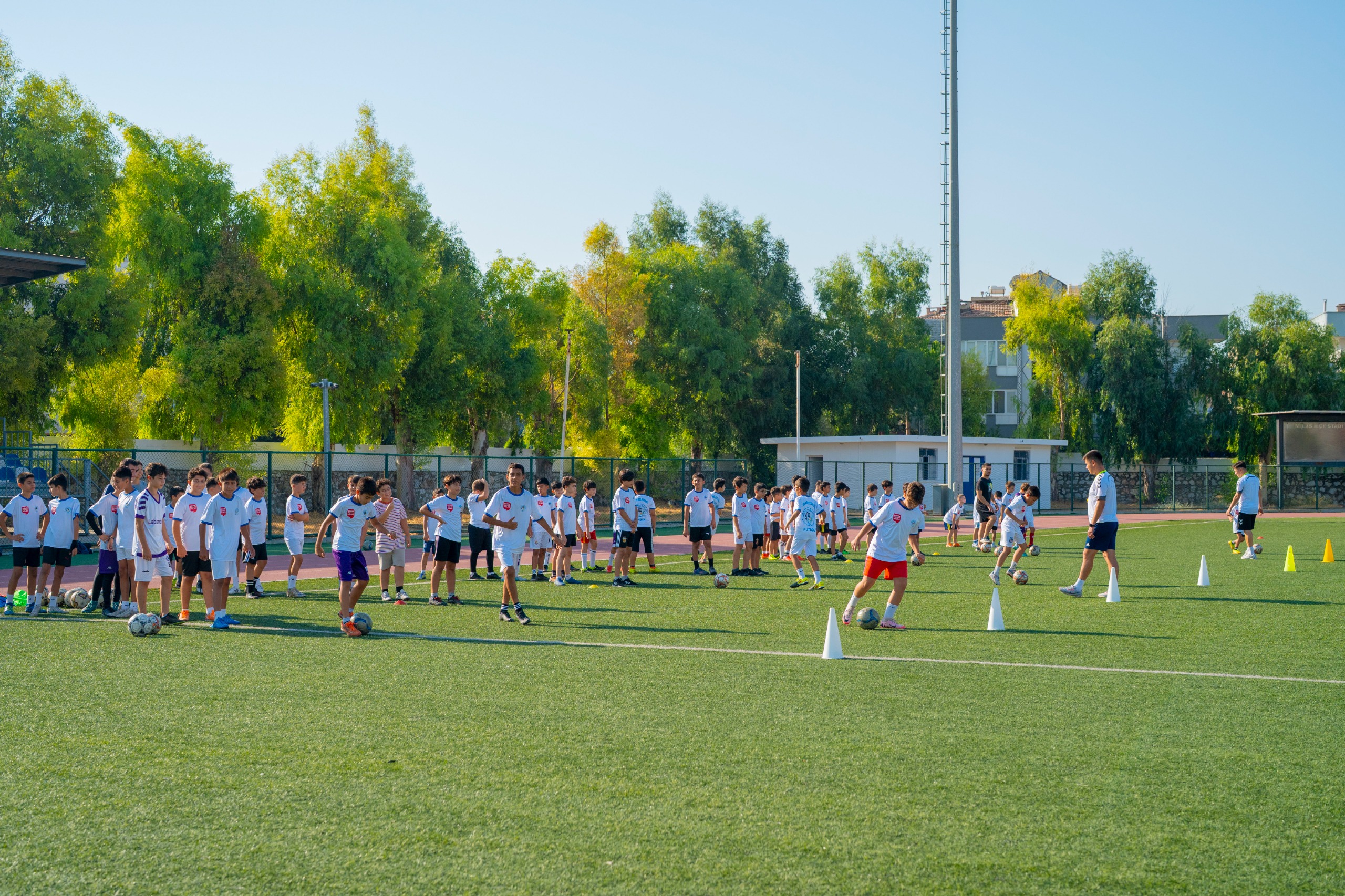 Milas Belediyesi Yaz Futbol Okulu’nda Heyecan Devam Ediyor