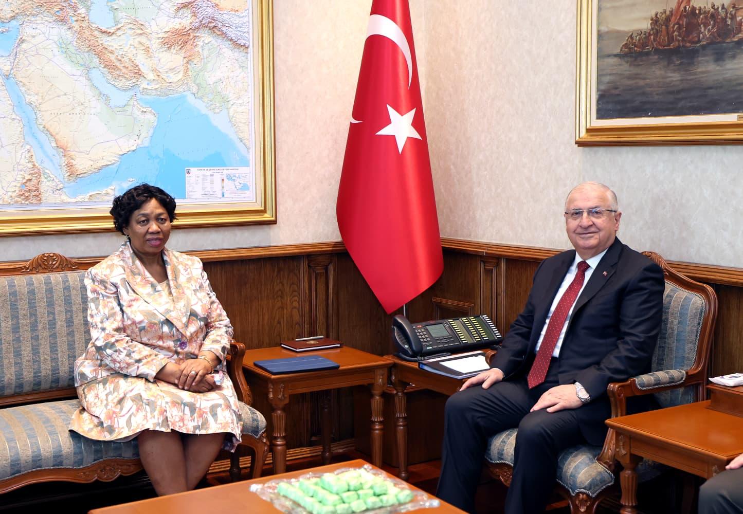 Milli Savunma Bakanı Yaşar Güler, Güney Afrikalı Mevkidaşı Motshekga ile Görüştü