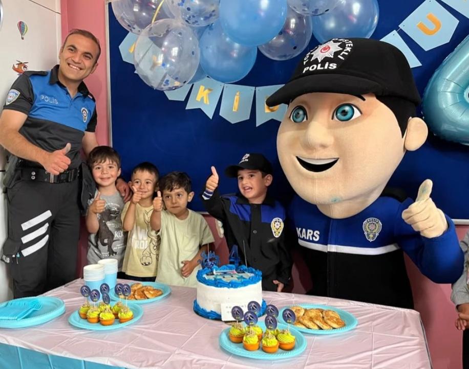 Minik Çınar’a Sürpriz Doğum Günü Kutlaması