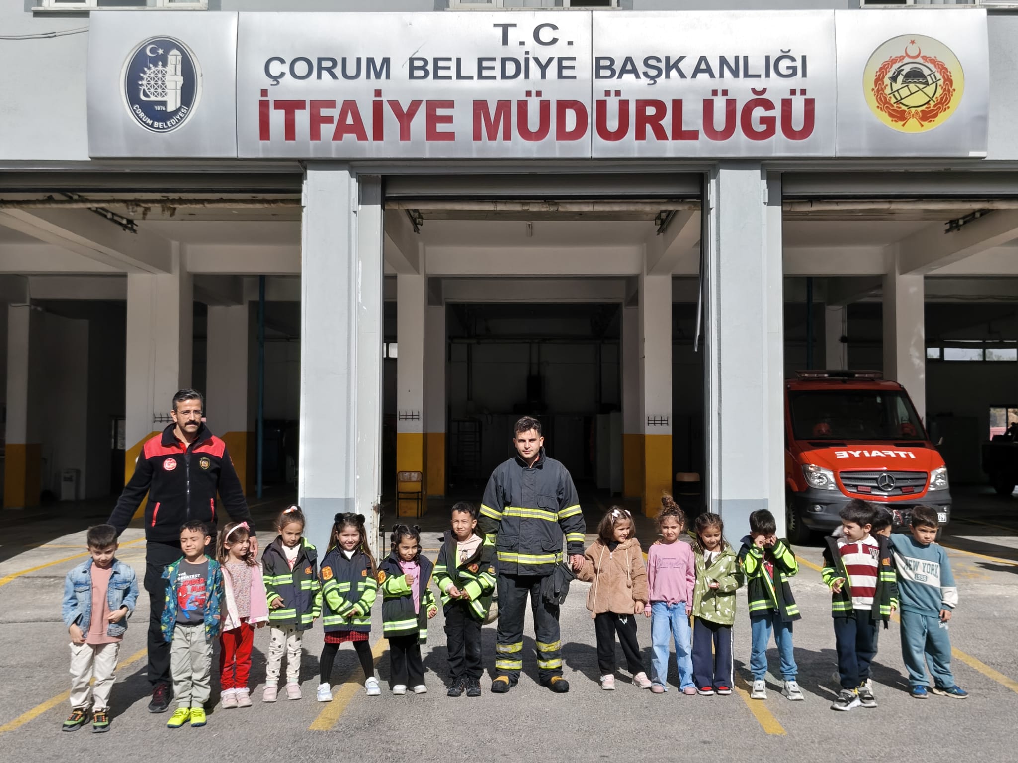 Minik Öğrencilerden İtfaiyecilere Anlamlı Ziyaret