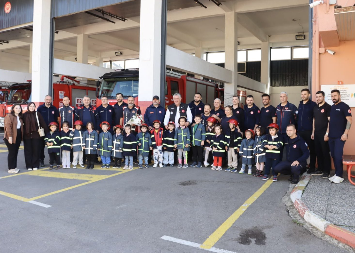 Minik Öğrencilerden Yalova İtfaiyesi’ne Anlamlı Ziyaret