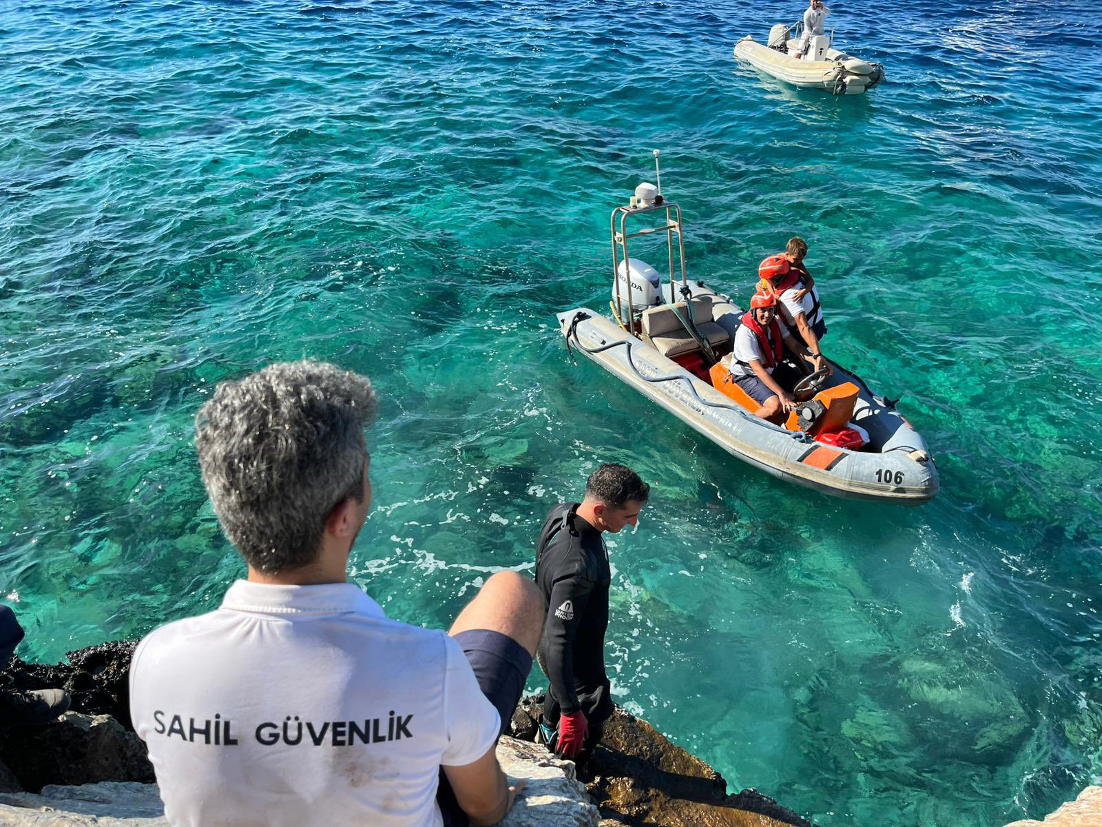Muğla’da Batan Teknedeki 8 Kişi Sağ Kurtarıldı