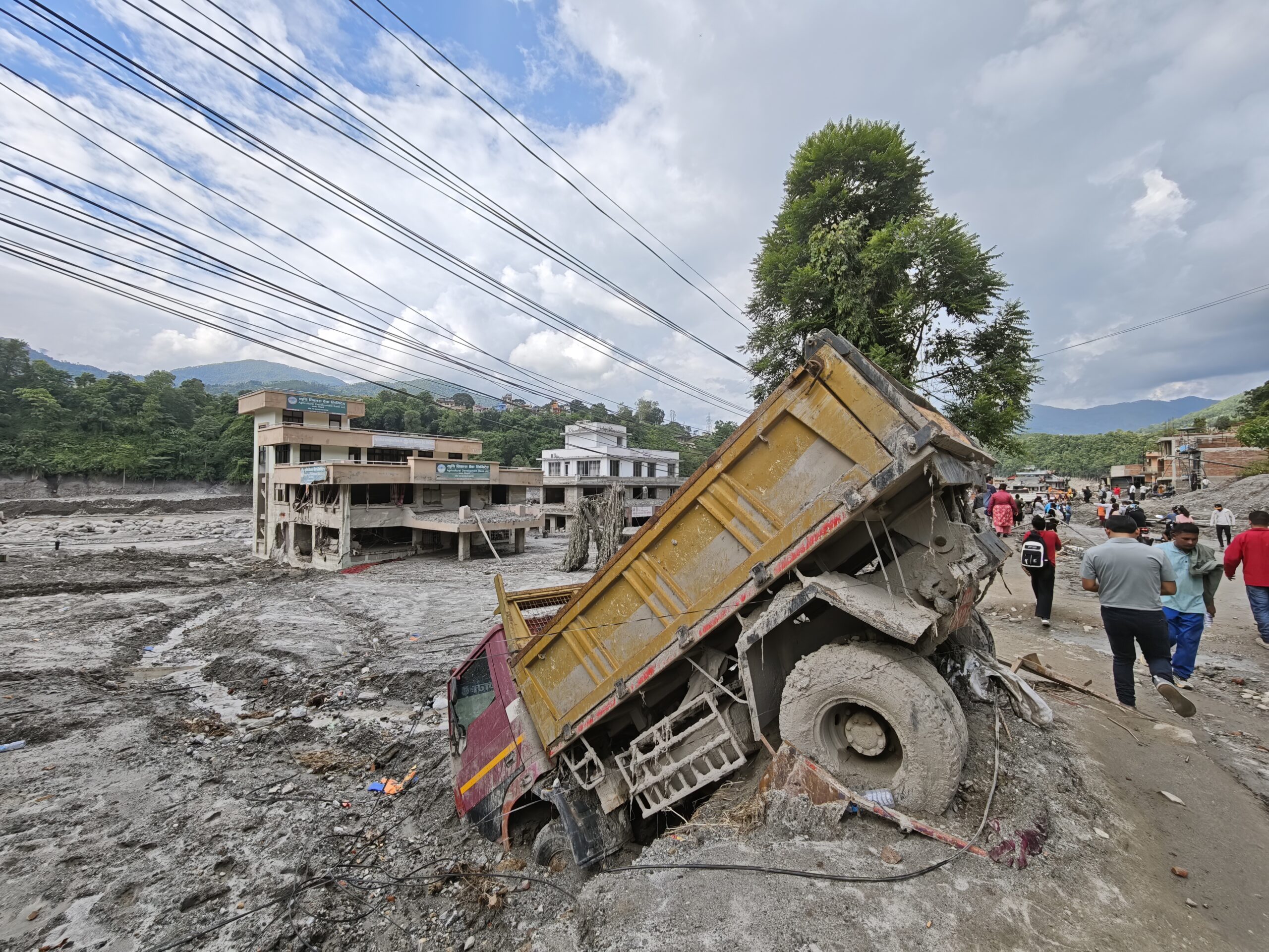 Nepal’de Sel Felaketi: Can Kaybı 1377’ye Çıktı