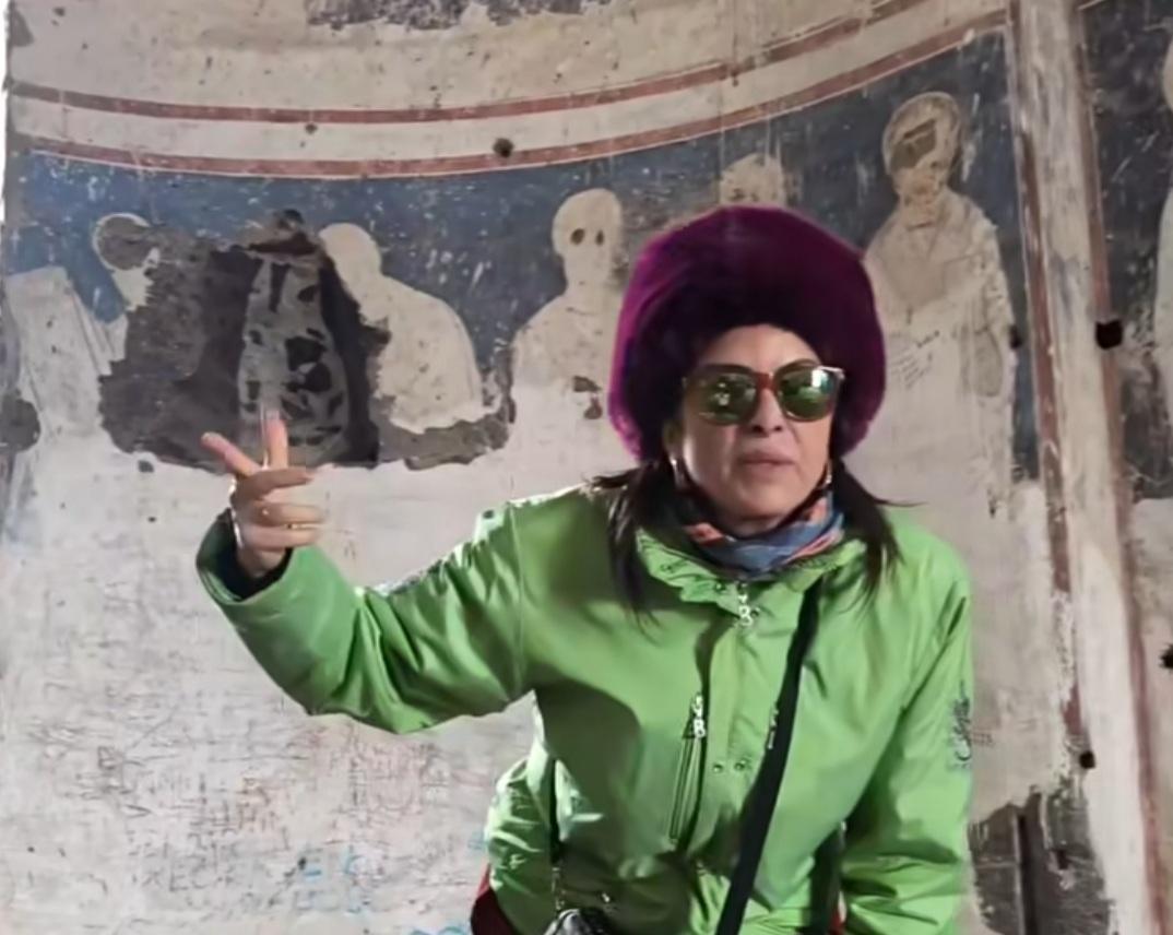 Nursel Köse, Ani Harabeleri’ndeki Tarihi Duvarlara Yazı Yazılmasına Tepki Gösterdi