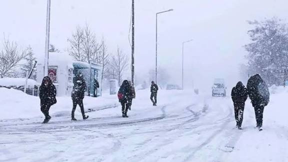 Olumsuz Hava Koşulları Nedeniyle İzmit’te Taşımalı Eğitime Ara