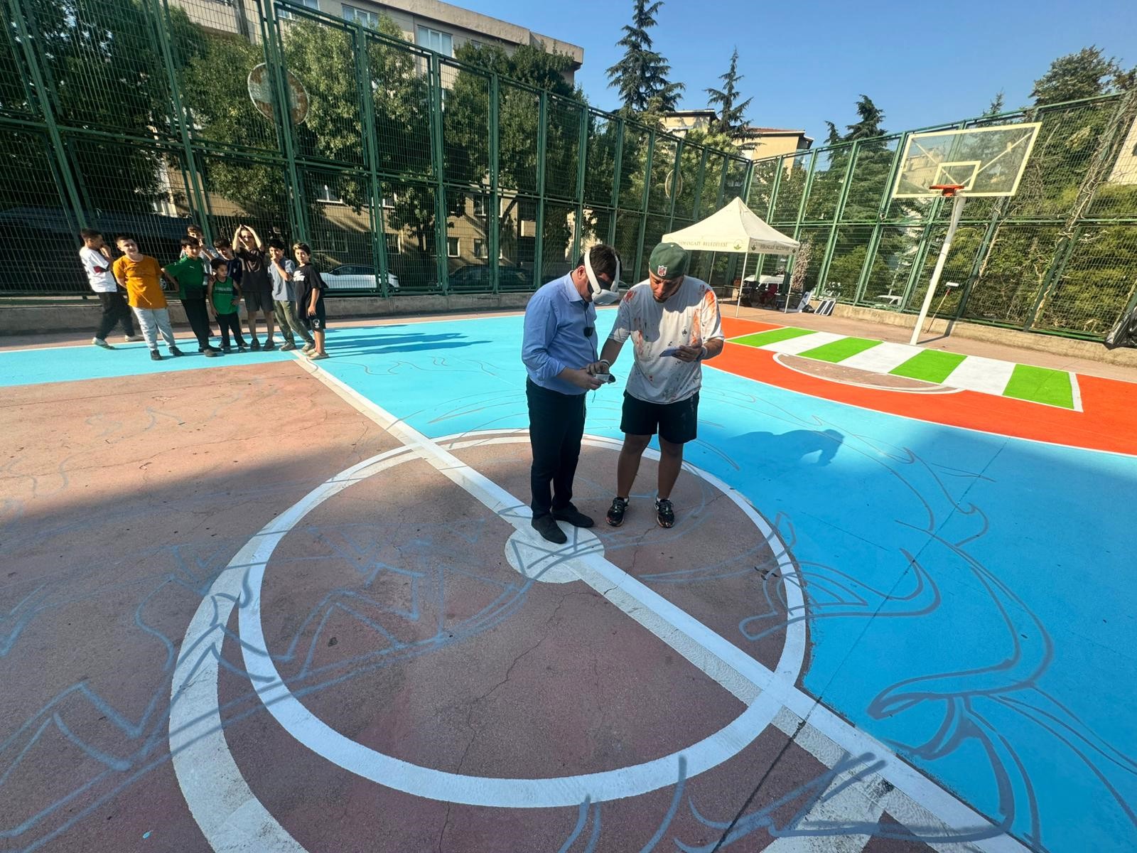 Osmangazi’de Basketbol Sahaları Gençlerin Renkli Dokunuşlarıyla Yenileniyor