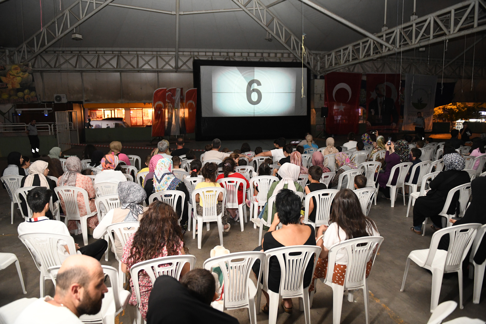 Osmangazi’de Çocuklar Açık Hava Sinemasında Buluştu