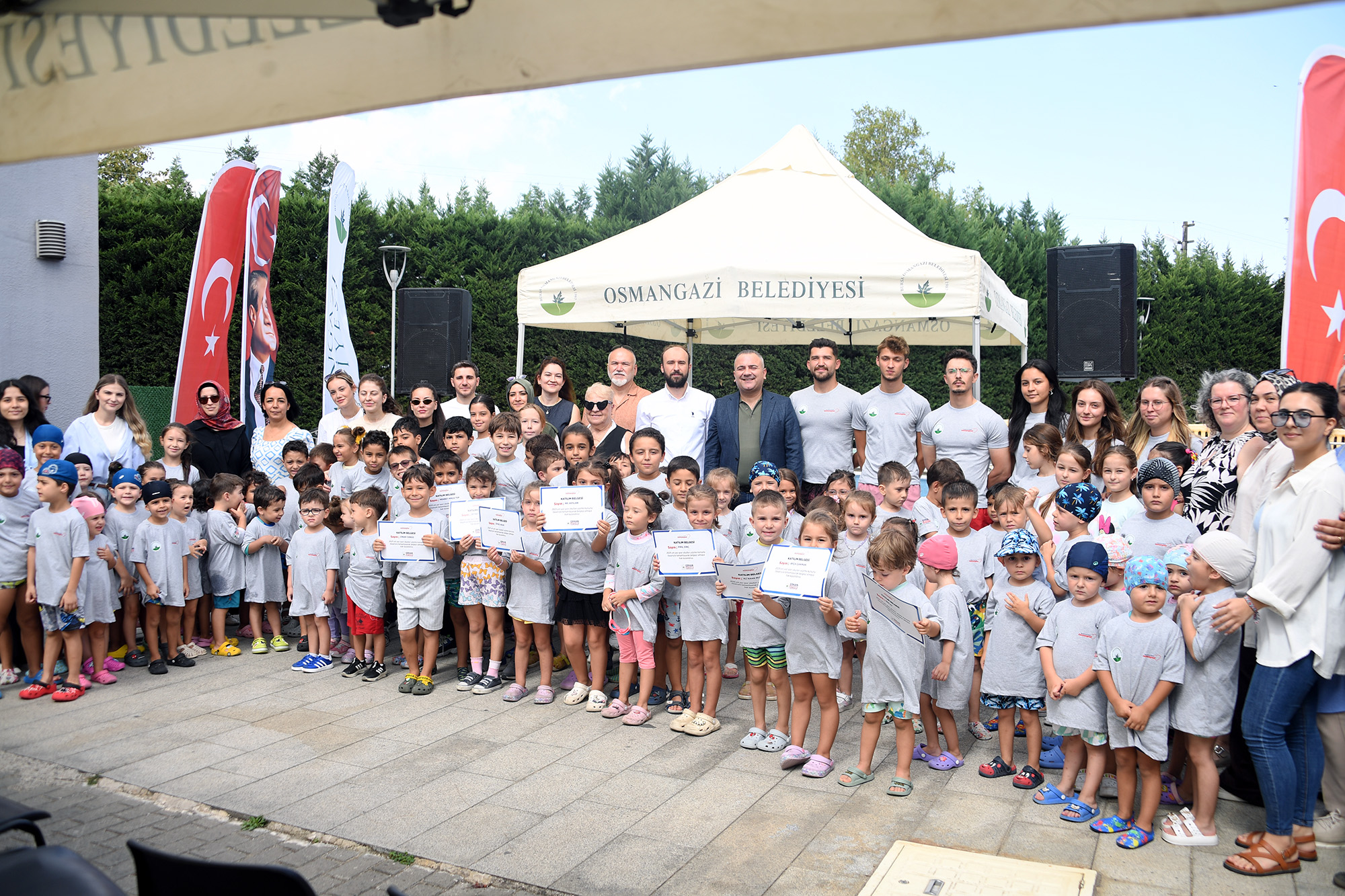 Osmangazi’de Minikler Yaz Tatilinde Yüzme Öğrendi