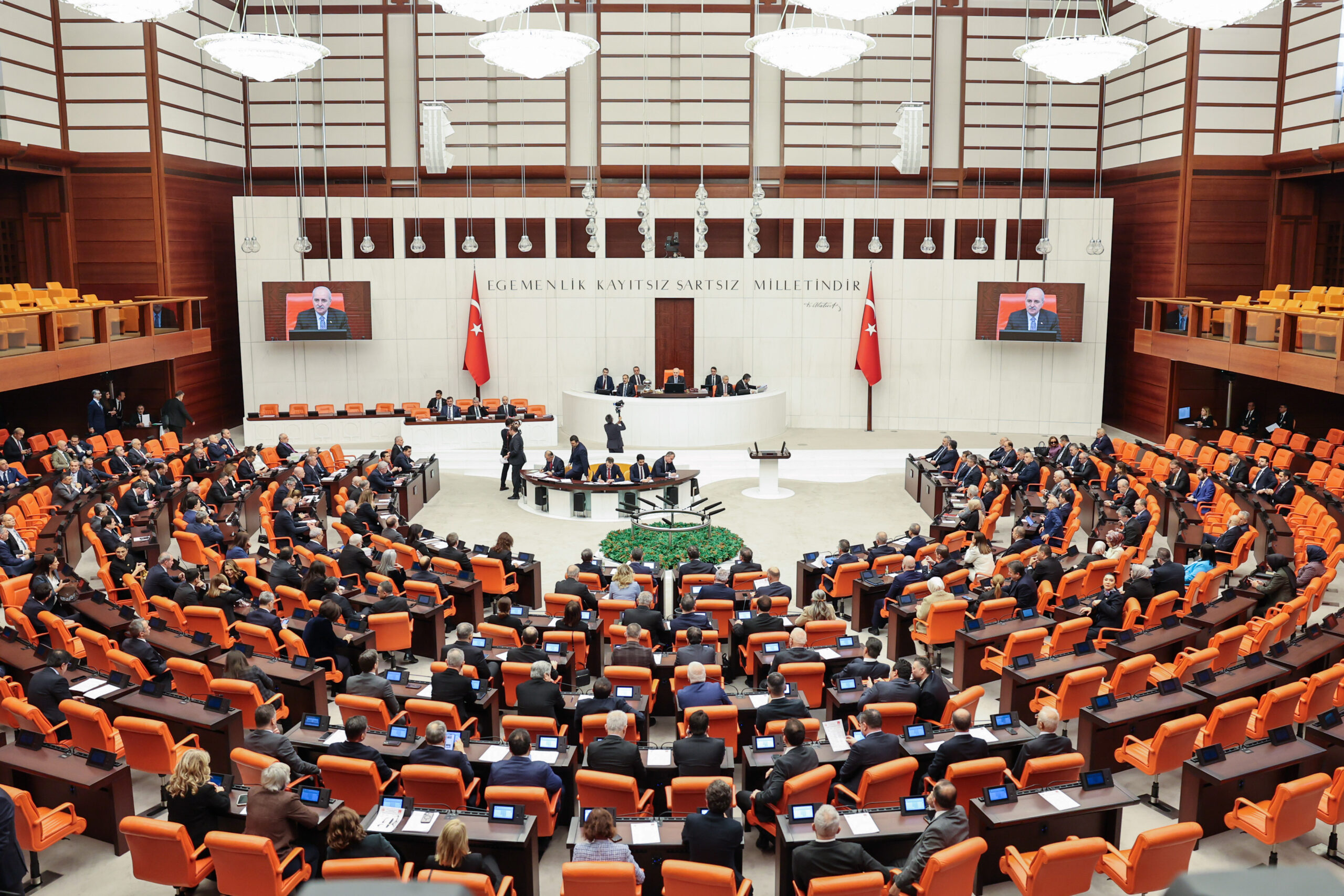 Özgür Özel ve Lütfü Türkkan’ın Dokunulmazlık Dosyaları TBMM Başkanlığına Sunuldu