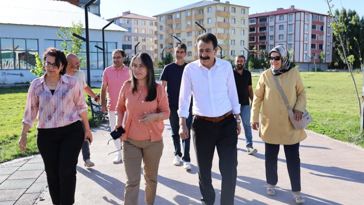 PARK VE BAHÇELERİMİZE ÖZEN, GELECEĞİMİZE YATIRIM