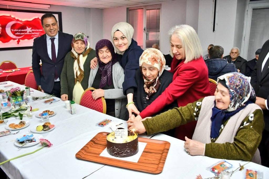 Pınar Filiz Polat Hanımefendi’den Huzurevi Sakinlerine Anlamlı Yılbaşı Ziyareti