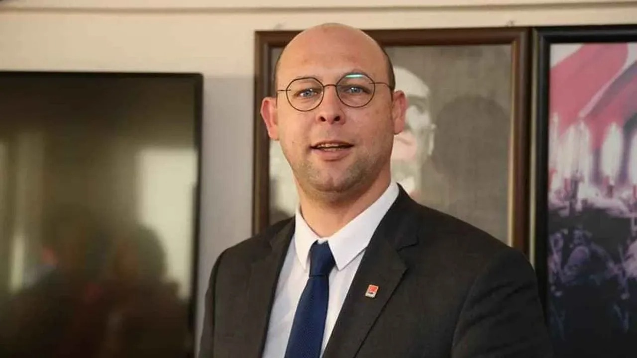 Polat Bora Mersin’den CHP Genel Merkezi’ne Sert Sözler: “Çete Olmuşlar, Genel Merkezi Ele Geçirmişler”