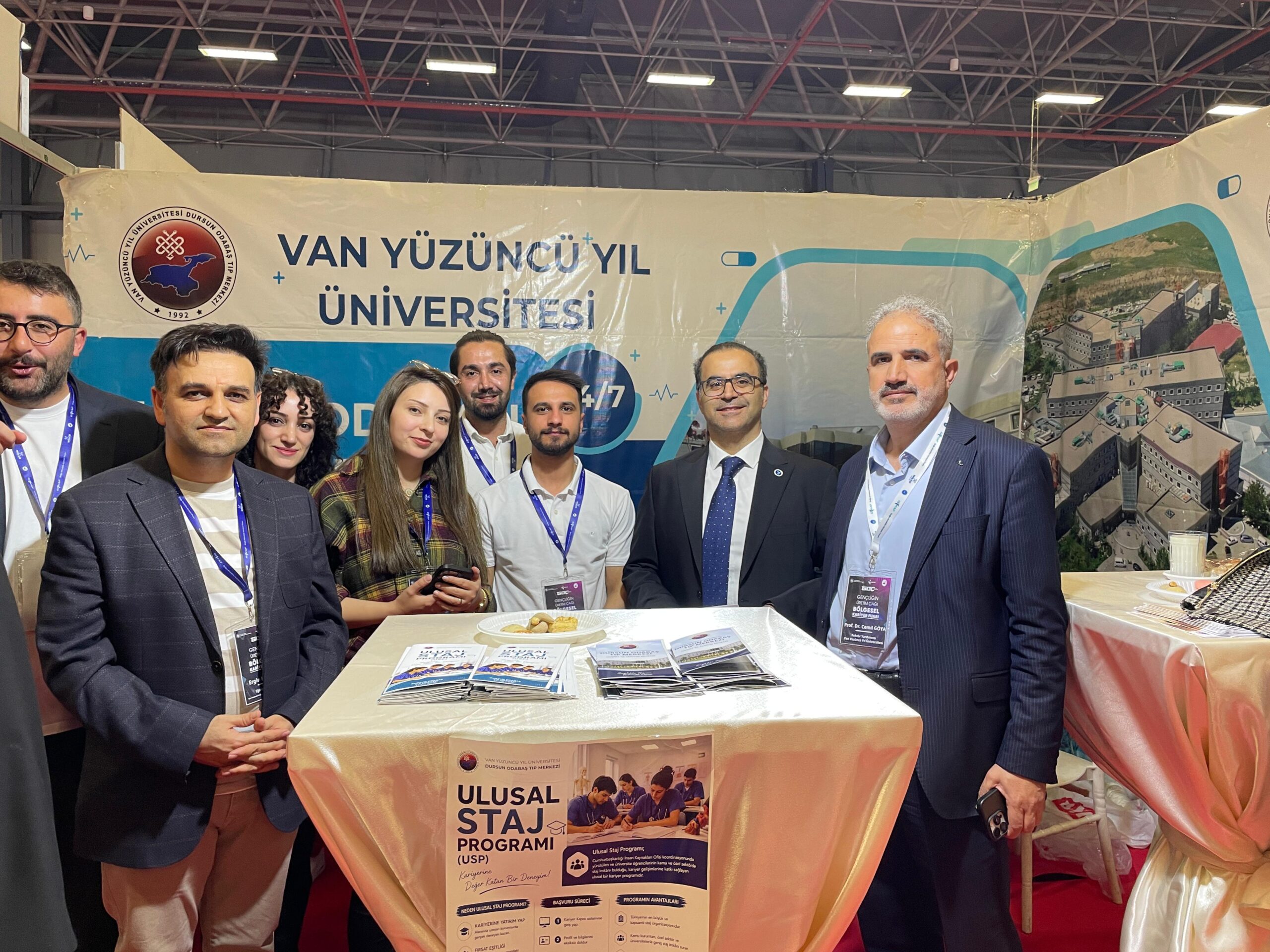 Prof. Dr. Kamuran Karaman, Doğu Anadolu Kariyer Fuarı Standını ziyaret etti