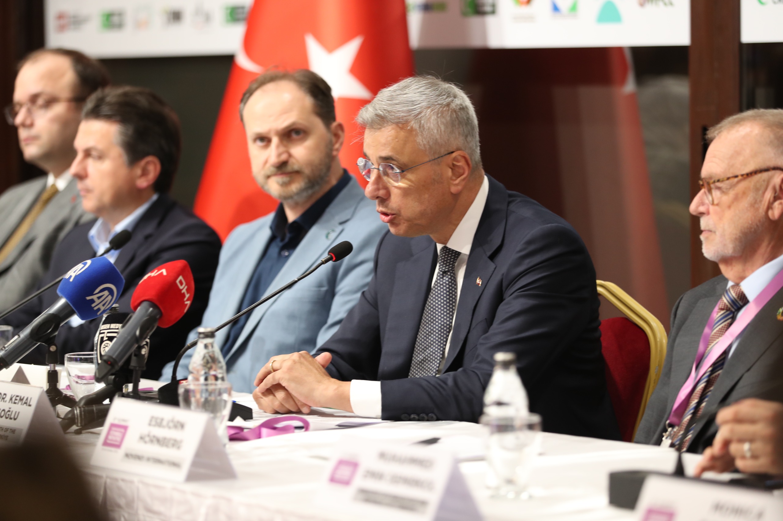 Sağlık Bakanı Memişoğlu, 6. İstanbul İnisiyatifi Zirvesi’ne Katıldı