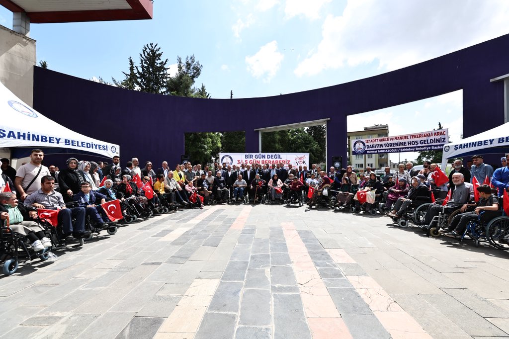 Şahinbey Belediyesi 4 Binin Üzerinde Engelli Vatandaşa Akülü ve Manuel Tekerlekli Sandalye Desteği Verdi!