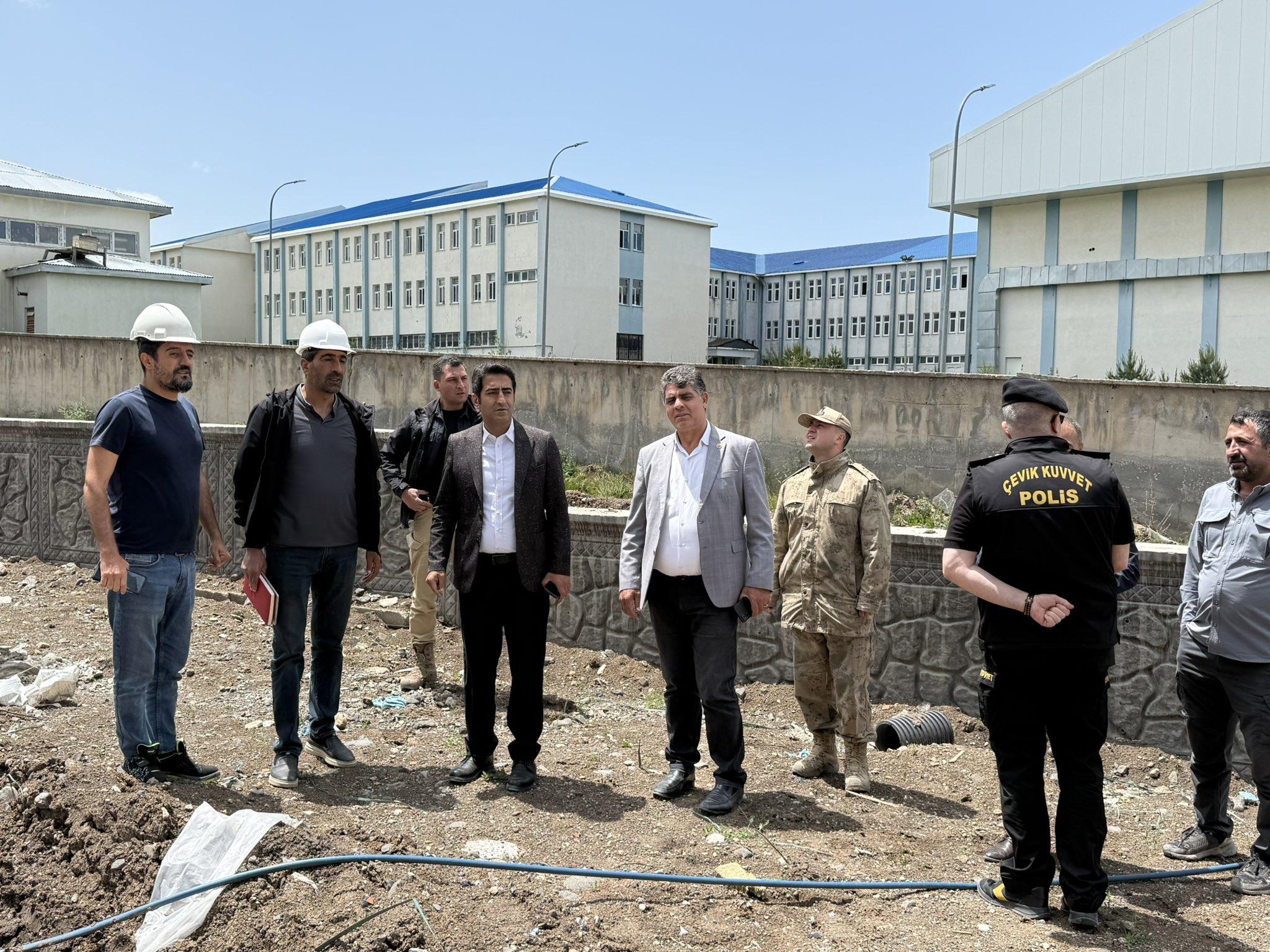 Sarıkamış Kaymakamı Enis Aslantatar, KYK Yurdu İnşaatını Yerinde İnceledi