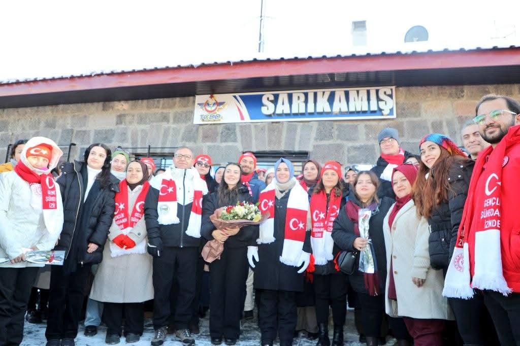 Sarıkamış Şehitleri 111. Yılında Sarıkamış Ekspresi ile Gelen Gençler Coşkuyla Karşılandı