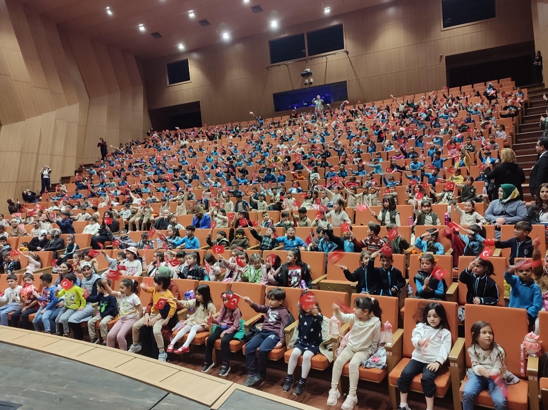 Şehitkamil’de 15 Bin 600 Çocuk Tiyatro Şöleninde Buluştu!