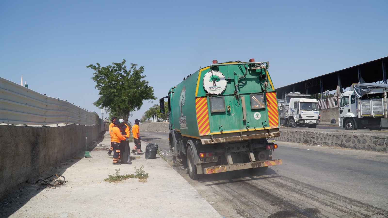 ŞEHİTKAMİL’DE GENİŞ KAPSAMLI TEMİZLİK SÜRÜYOR