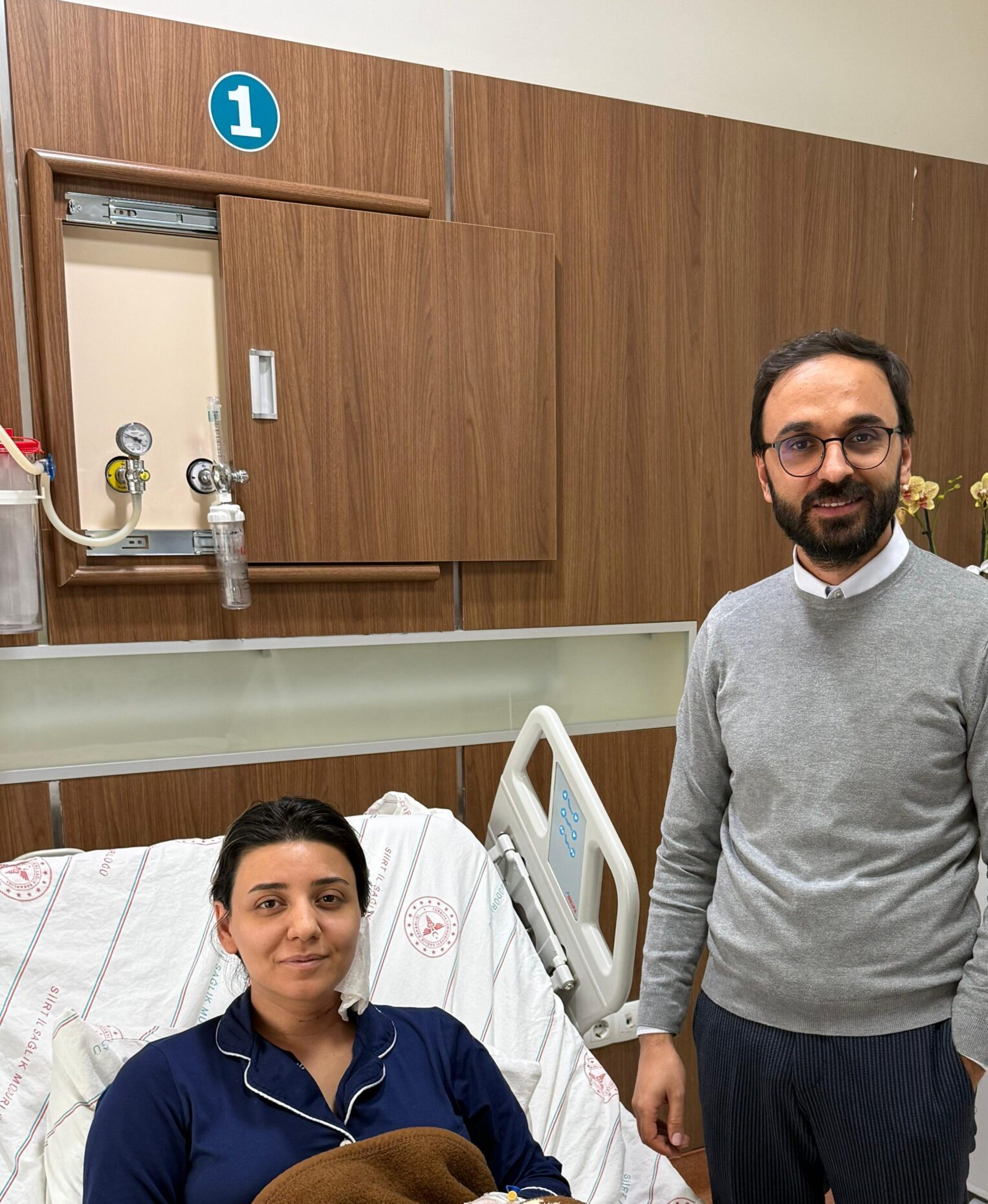 Siirt’te Bir İlk: 8 Saat Süren Yüksek Riskli Baş-Boyun Ameliyatı Başarıyla Tamamlandı