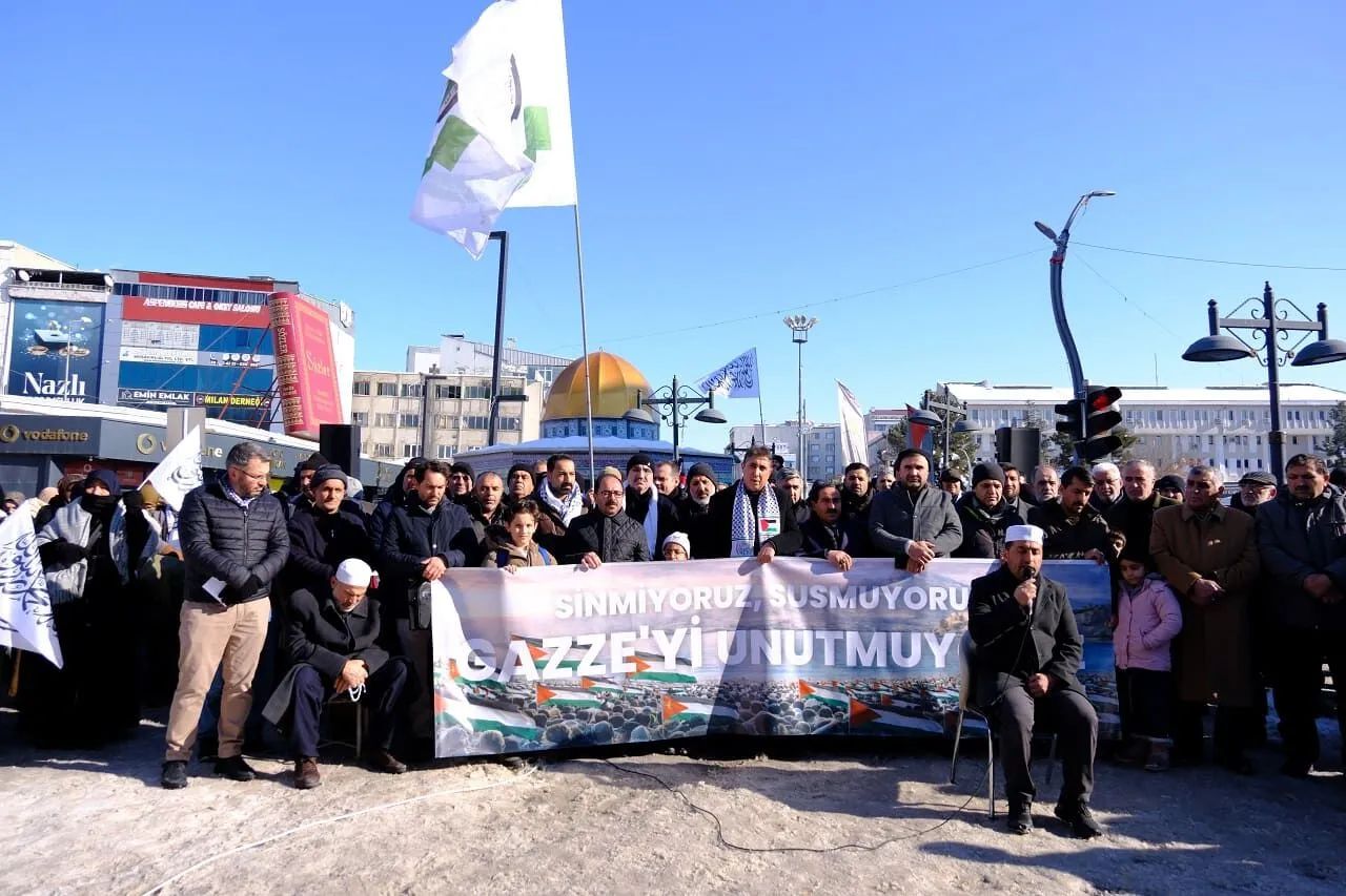 “Sinmiyoruz, Susmuyoruz, Gazze’yi Unutmuyoruz” Açıklaması: Van Filistin’e Destek Platformu’ndan İsrail’e Sert Tepki