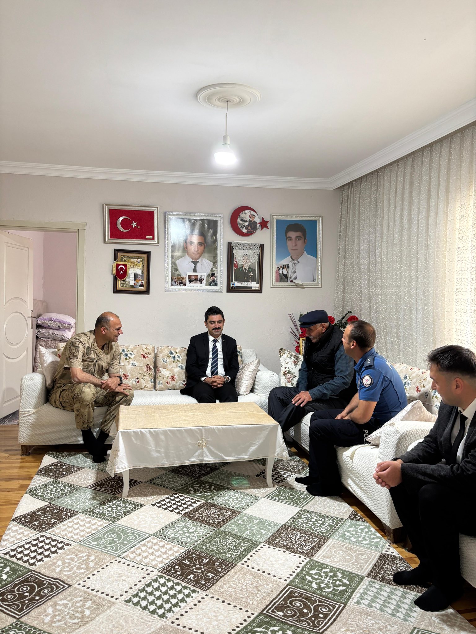 Susuz Kaymakamı Muhammed Emin Tutal’dan Şehit Ailesine Anlamlı Ziyaret