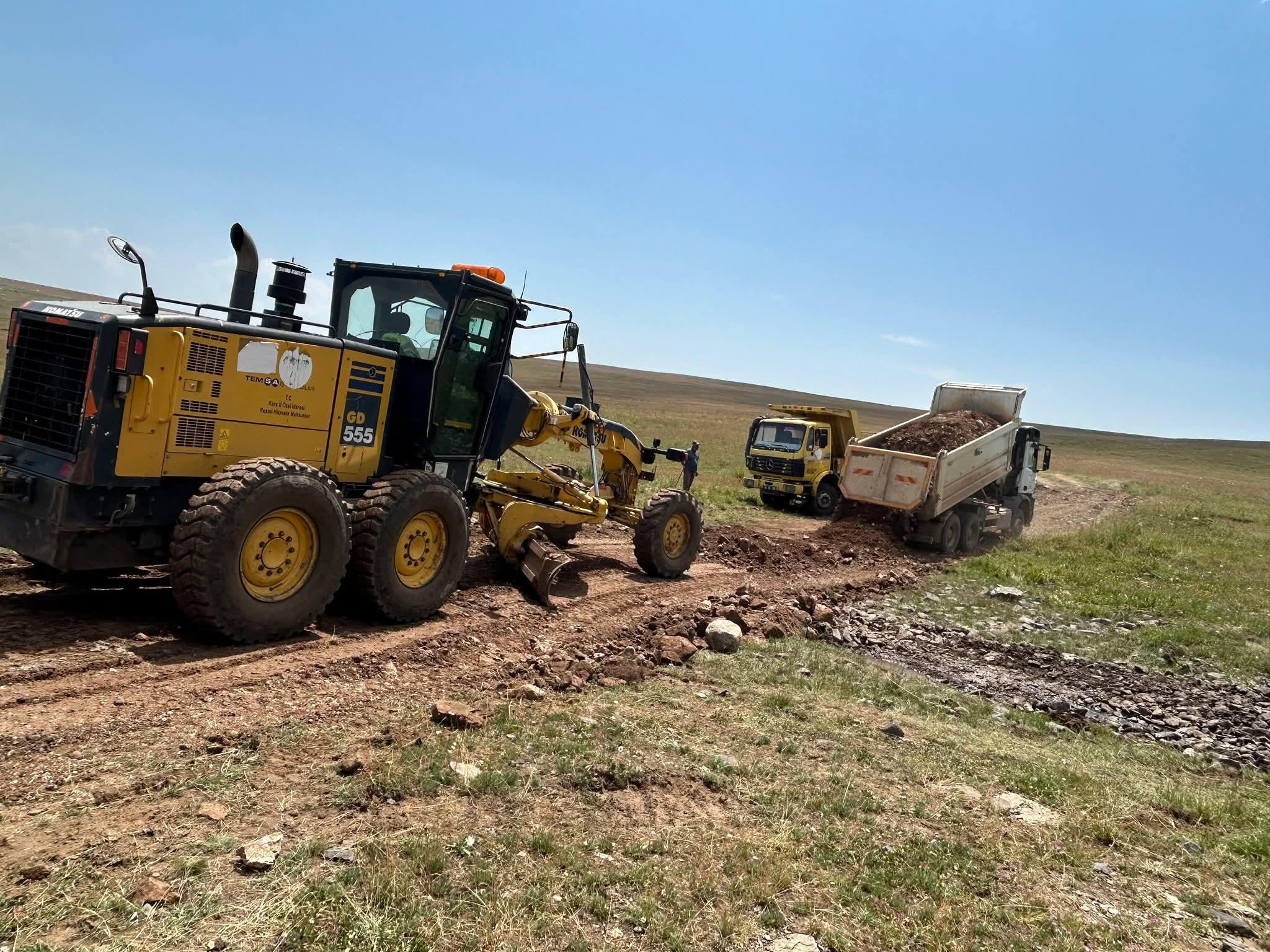 Susuz’da Yayla Yollarında Büyük Atılım: Aynalı ve Ortalar Yolları Tamamlandı, Sırada Porsuklu Var